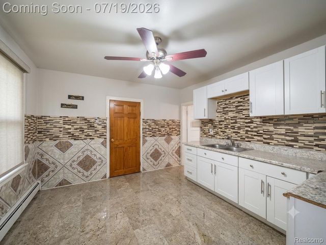 3845 Edwin Street, Hamtramck, MI 48212