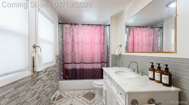 3845 Edwin Street, Hamtramck, MI 48212