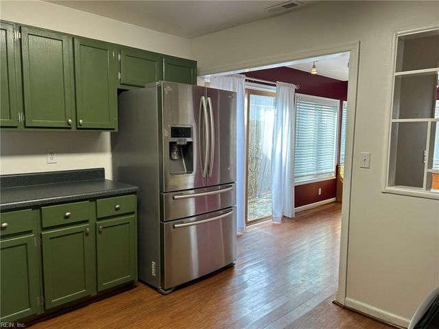 913 Lord Dunmore DR, Virginia Beach, VA 23464