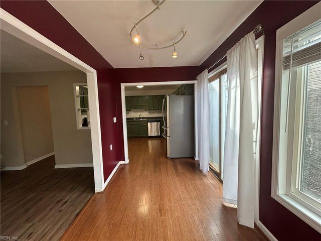 913 Lord Dunmore DR, Virginia Beach, VA 23464