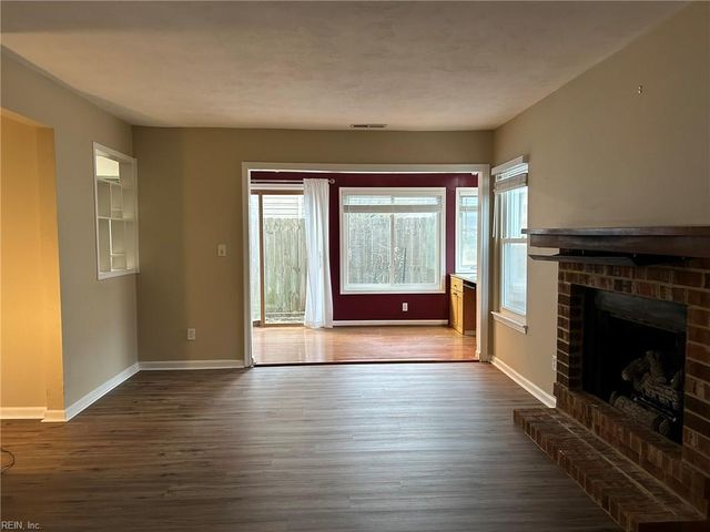 913 Lord Dunmore DR, Virginia Beach, VA 23464