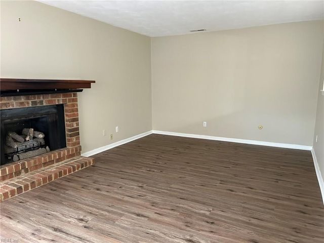 913 Lord Dunmore DR, Virginia Beach, VA 23464