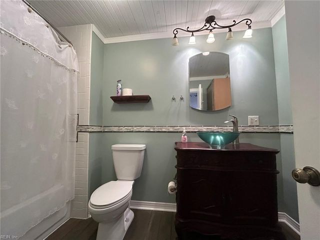 913 Lord Dunmore DR, Virginia Beach, VA 23464