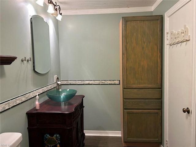 913 Lord Dunmore DR, Virginia Beach, VA 23464