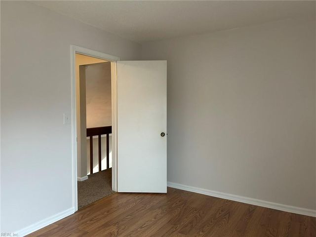 913 Lord Dunmore DR, Virginia Beach, VA 23464