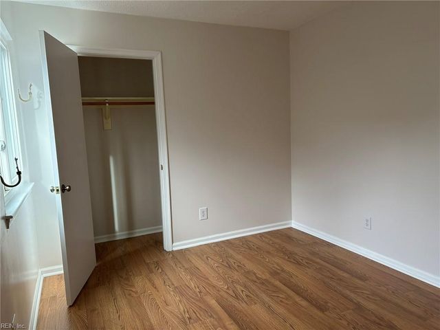 913 Lord Dunmore DR, Virginia Beach, VA 23464