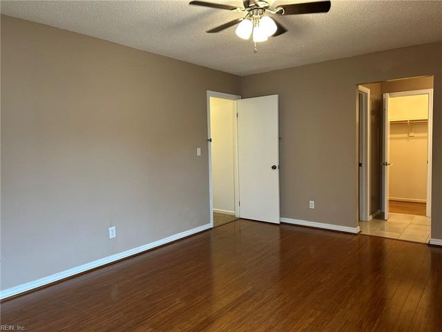 913 Lord Dunmore DR, Virginia Beach, VA 23464