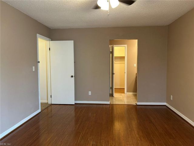 913 Lord Dunmore DR, Virginia Beach, VA 23464