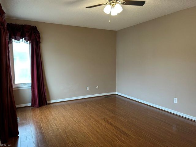 913 Lord Dunmore DR, Virginia Beach, VA 23464