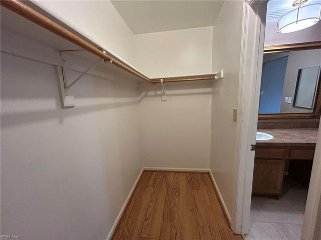 913 Lord Dunmore DR, Virginia Beach, VA 23464