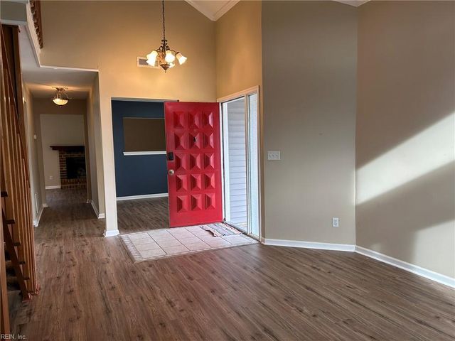 913 Lord Dunmore DR, Virginia Beach, VA 23464