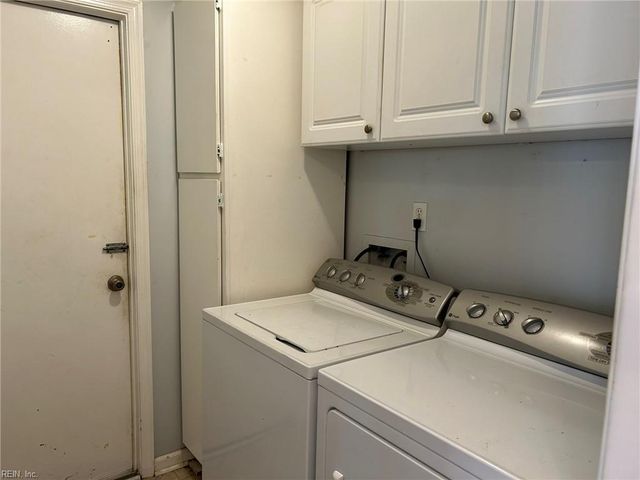 913 Lord Dunmore DR, Virginia Beach, VA 23464