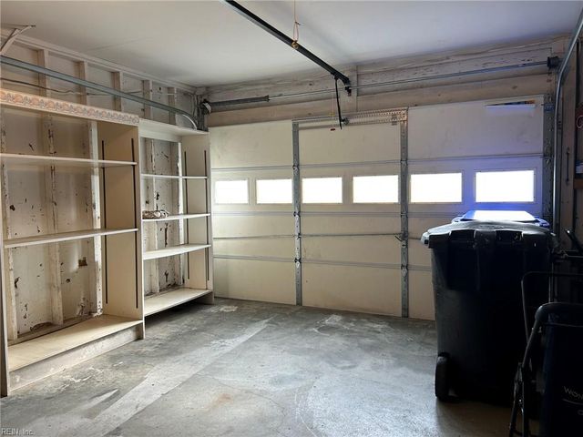 913 Lord Dunmore DR, Virginia Beach, VA 23464