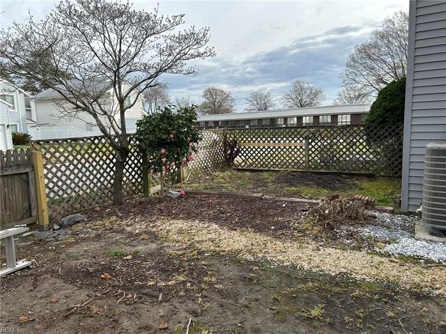 913 Lord Dunmore DR, Virginia Beach, VA 23464