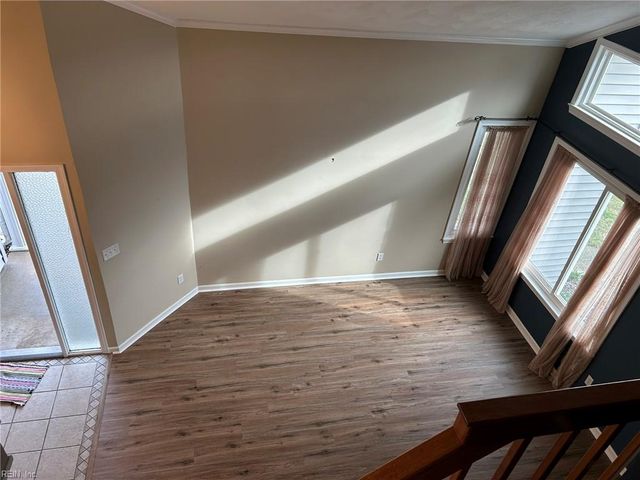 913 Lord Dunmore DR, Virginia Beach, VA 23464