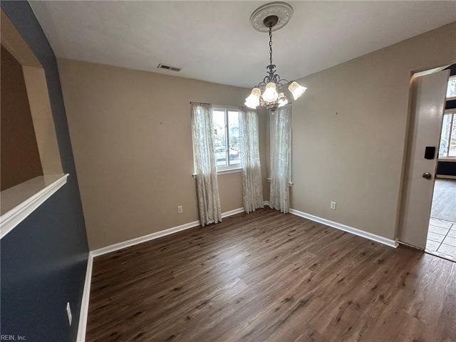 913 Lord Dunmore DR, Virginia Beach, VA 23464