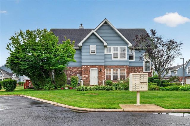 41-43 Broadlawn Drive, Central Islip, NY 11722