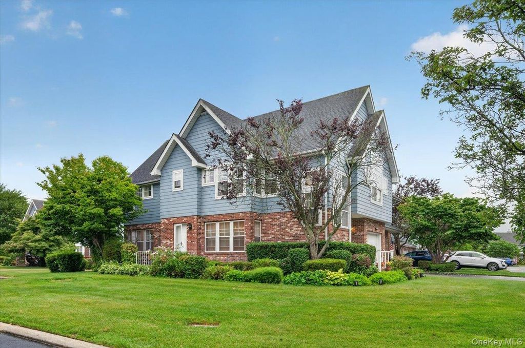 41-43 Broadlawn Drive, Central Islip, NY 11722