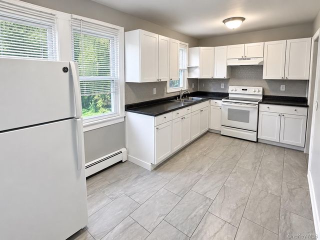 13 Spackenkill Road, Poughkeepsie, NY 12603