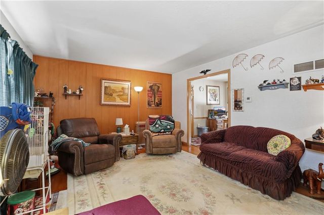 11628 E 38th Terrace S, Independence, MO 64052