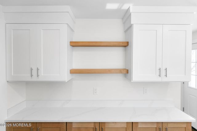 23 Trafford Street, Shrewsbury Boro, NJ 07702