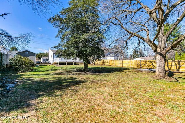 23 Trafford Street, Shrewsbury Boro, NJ 07702