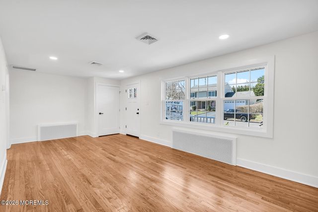 23 Trafford Street, Shrewsbury Boro, NJ 07702