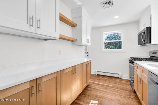 23 Trafford Street, Shrewsbury Boro, NJ 07702