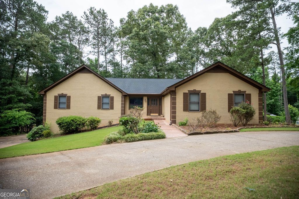 125 Emerald Drive, Mcdonough, GA 30253