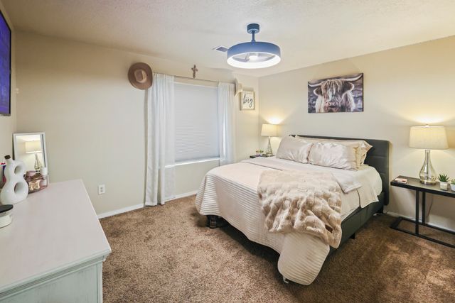 2300 Cosmos Drive SW, Albuquerque, NM 87121