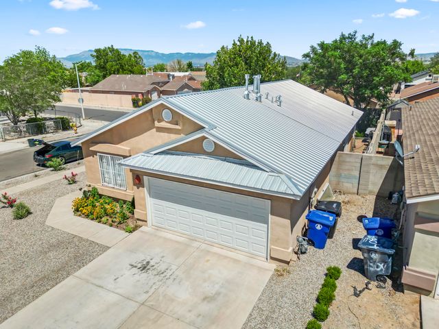 2300 Cosmos Drive SW, Albuquerque, NM 87121