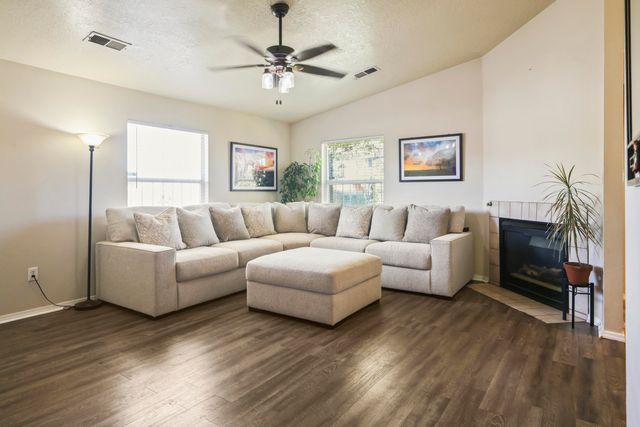 2300 Cosmos Drive SW, Albuquerque, NM 87121