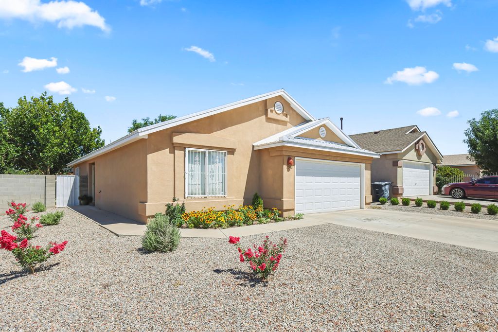 2300 Cosmos Drive SW, Albuquerque, NM 87121