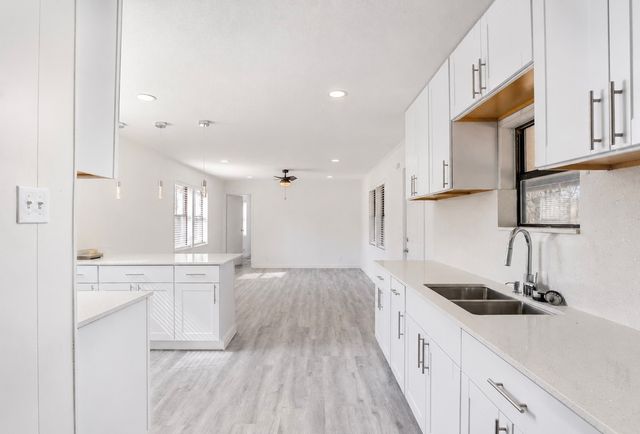 6048 Hidden Circle, Azle, TX 76020