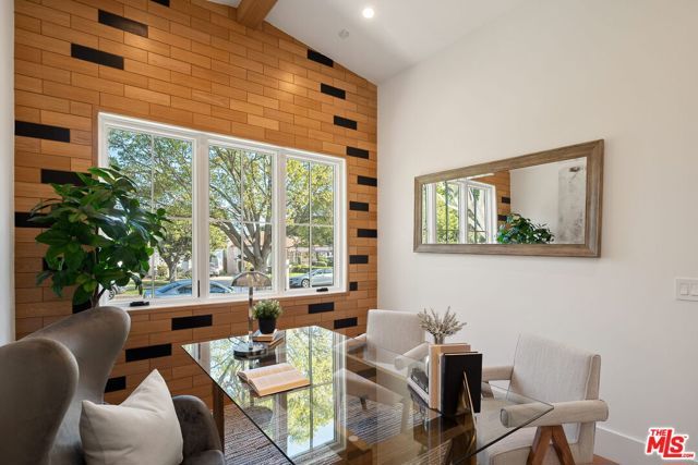 1823 S Shenandoah Street, Los Angeles, CA 90035