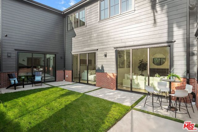 1823 S Shenandoah Street, Los Angeles, CA 90035