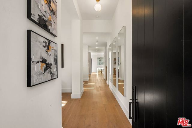 1823 S Shenandoah Street, Los Angeles, CA 90035