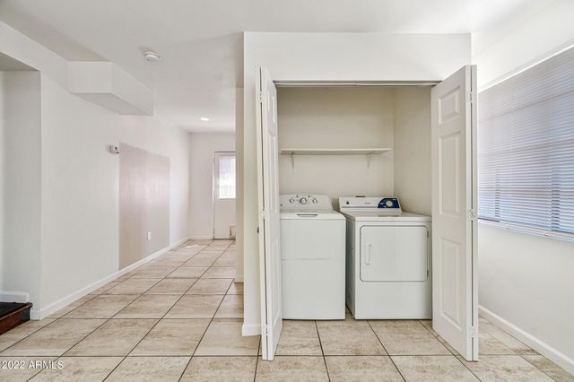 3949 E Earll Drive Apt 14, Phoenix, AZ 85018