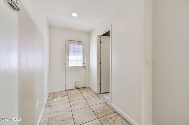 3949 E Earll Drive Apt 14, Phoenix, AZ 85018