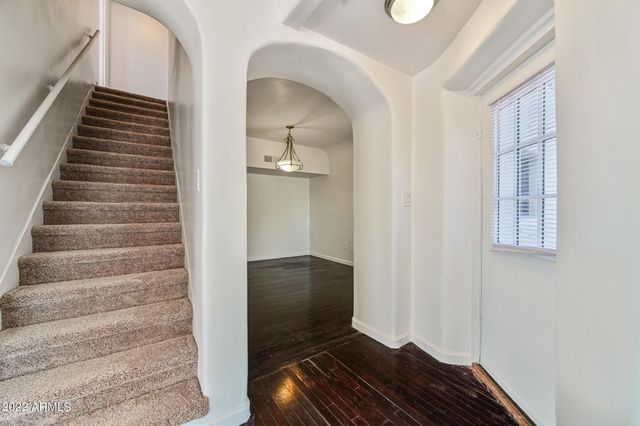 3949 E Earll Drive Apt 14, Phoenix, AZ 85018