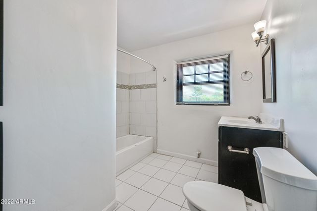 3949 E Earll Drive Apt 14, Phoenix, AZ 85018