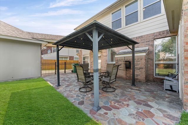 1615 Noble Pointe Drive, Spring, TX 77379