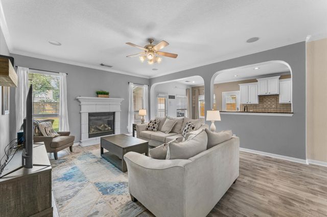 1615 Noble Pointe Drive, Spring, TX 77379