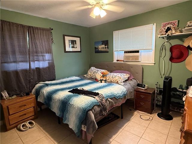 304 Lee W Street, Chickasaw, AL 36611