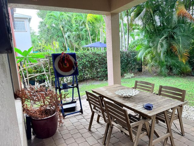 17 Country Lake Circle, Boynton Beach, FL 33436