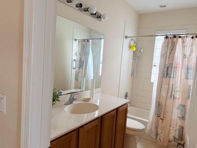 17 Country Lake Circle, Boynton Beach, FL 33436