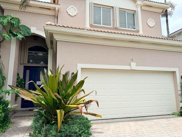 17 Country Lake Circle, Boynton Beach, FL 33436