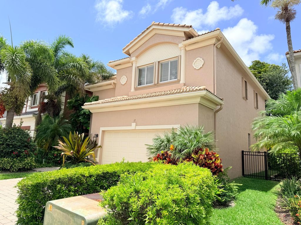 17 Country Lake Circle, Boynton Beach, FL 33436