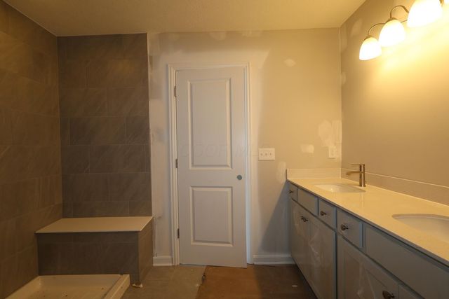 7799 Collins Drive, Reynoldsburg, OH 43068