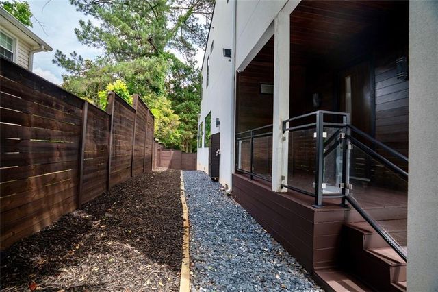 1099 VISTA NE Trail, Atlanta, GA 30324